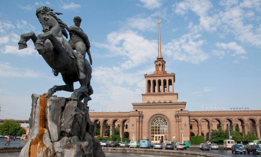 Uncover Yerevan, Armenia's capital, a city steeped in history and culture. Explore its beautiful landmarks, atmosphere, and delicious cuisine.