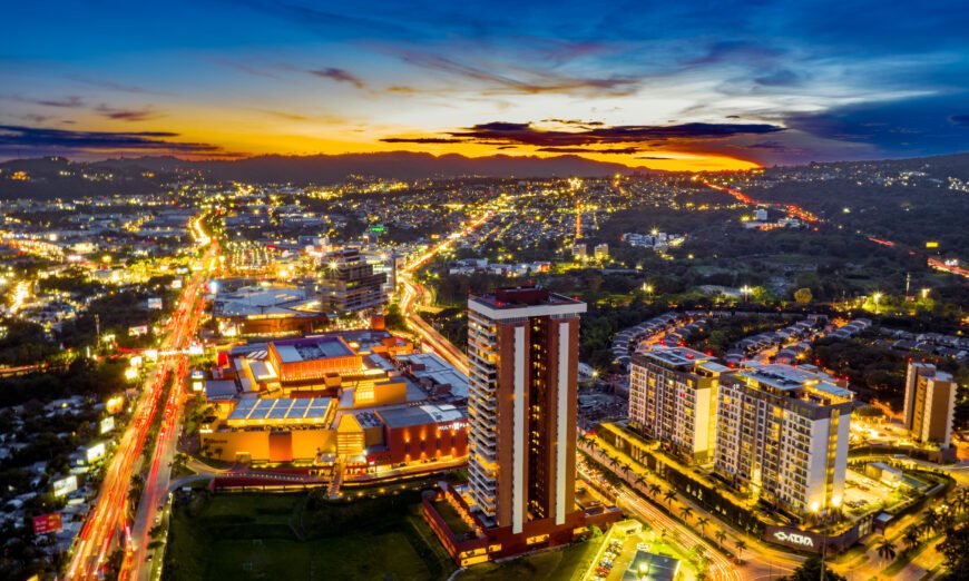 Explore El Salvador, the fastest-growing country brand! Learn about its dynamic culture, stunning scenery, and the exciting future that awaits.